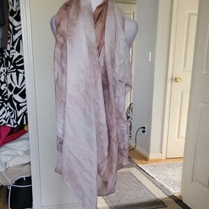 Elegant Pink and Cream Scarf